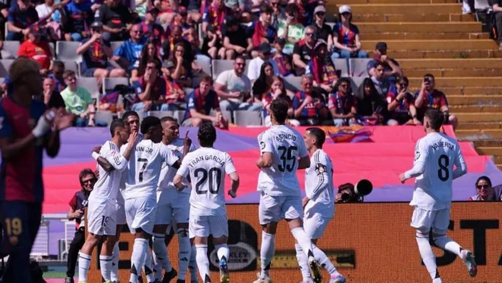 Los jugadores del Real Madrid, celebrando el primer gol del partido. Los jugadores del Real Madrid, celebrando el primer gol del partido.