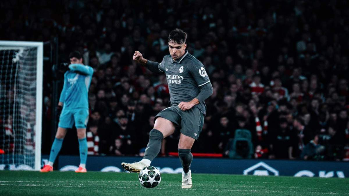 Raúl Asencio durante el partido ante el Arsenal Raúl Asencio durante el partido ante el Arsenal