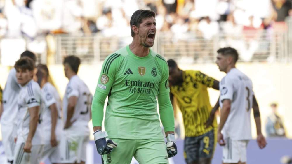 Thibaut Courtois, celebrando la victoria del Madrid ante el Borussia Dortmund. Thibaut Courtois, celebrando la victoria del Madrid ante el Borussia Dortmund.