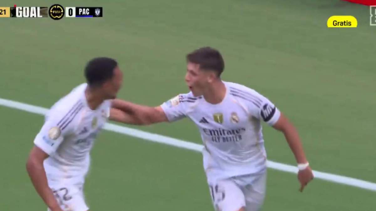 Arda Güler celebrando su gol junto a Arnold Arda Güler celebrando su gol junto a Arnold