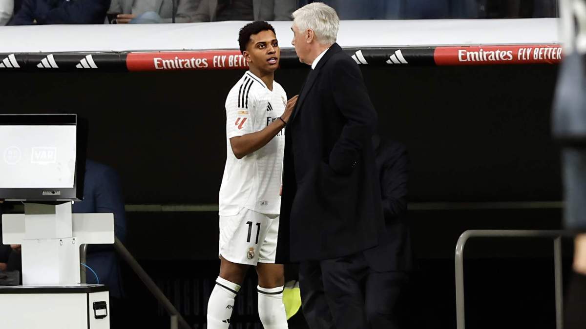Rodrygo y Ancelotti durante un partido de esta temporada Rodrygo y Ancelotti durante un partido de esta temporada