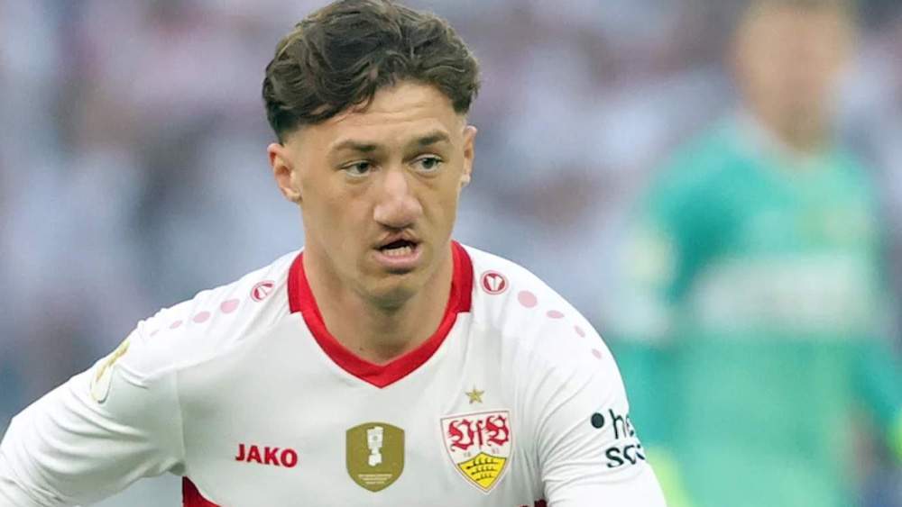 Stiller jugando con el Stuttgart Stiller jugando con el Stuttgart