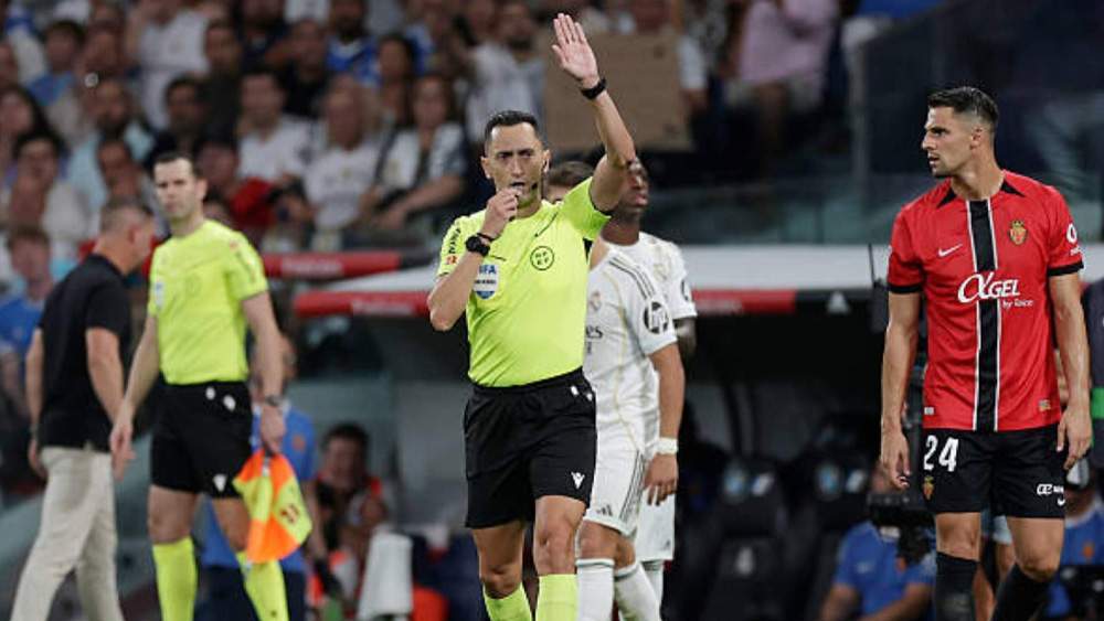 Sánchez Martínez liándola en el Bernabéu Sánchez Martínez liándola en el Bernabéu