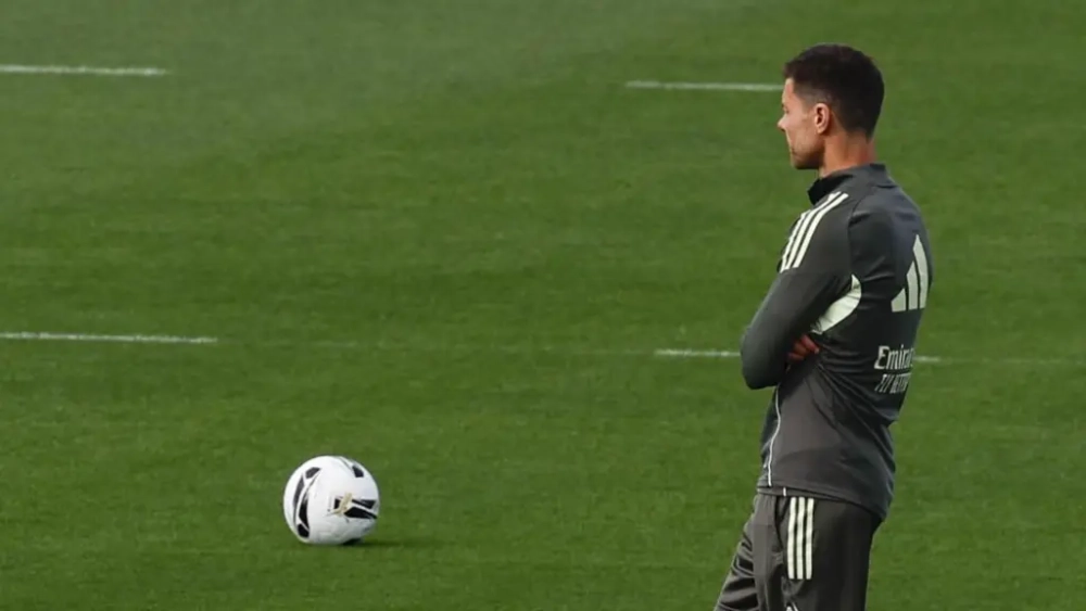 Xabi Alonso durante un entrenamiento del Real Madrid en Valdebebas Xabi Alonso durante un entrenamiento del Real Madrid en Valdebebas