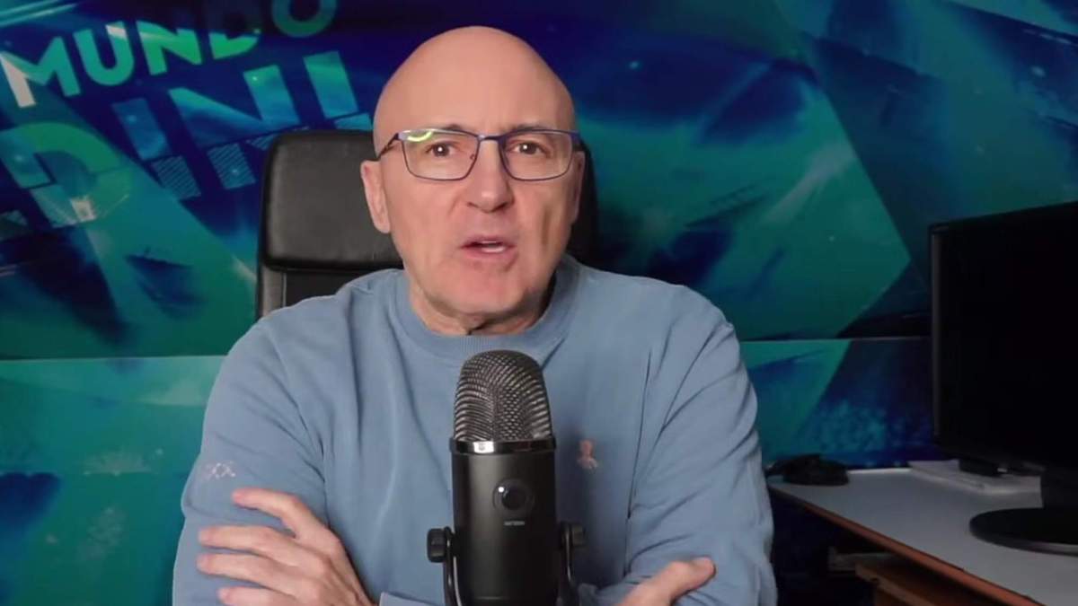 Maldini dando su opinión en su canal de Youtube. Maldini dando su opinión en su canal de Youtube.