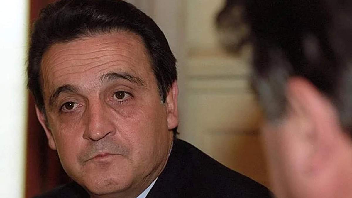 Enríquez Negreira en traje. Enríquez Negreira en traje.