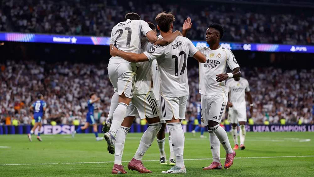 Algunos futbolistas del Real Madrid, celebrando un gol en Champions. Algunos futbolistas del Real Madrid, celebrando un gol en Champions.