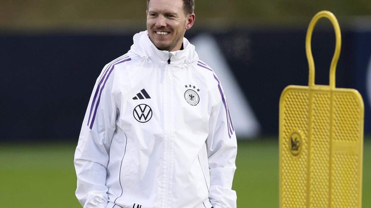 Julian Nagelsmann dirigiendo un entrenamiento del seleccionado de Alemania Julian Nagelsmann dirigiendo un entrenamiento del seleccionado de Alemania