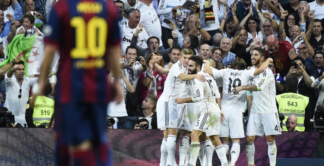 El Real Madrid celebra un gol al Barcelona