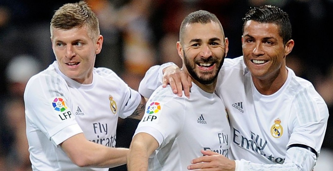 Benzema, Kroos y Cristiano celebran un gol