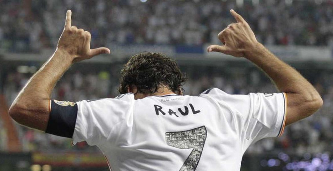 Raúl González celebró así su último gol con el Real Madrid