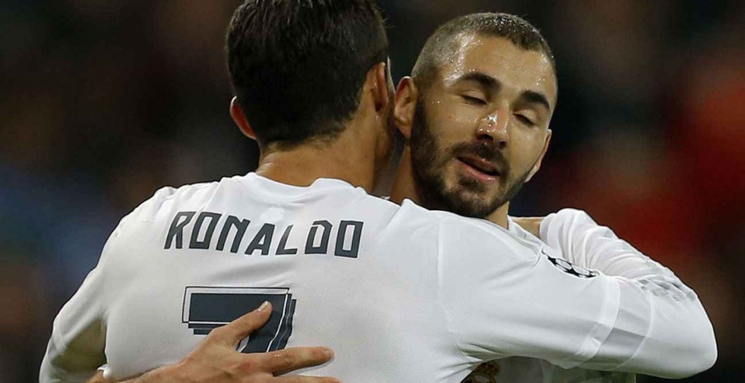 Benzema y Cristiano celebran un tanto