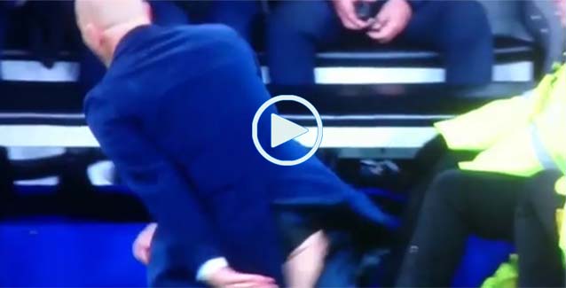 Así se rompió Zidane el pantalón ante el Wolfsburgo