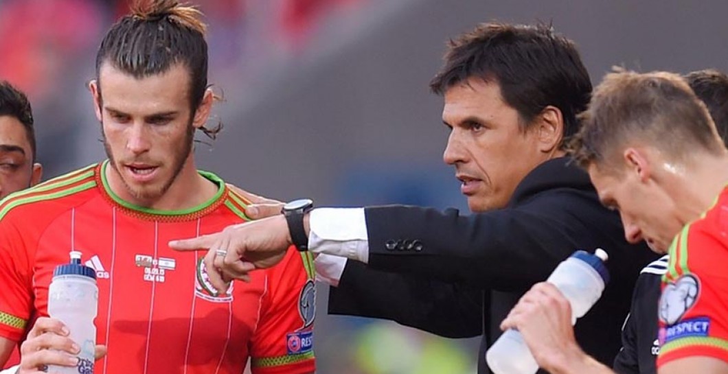 Coleman da instrucciones a Gareth Bale