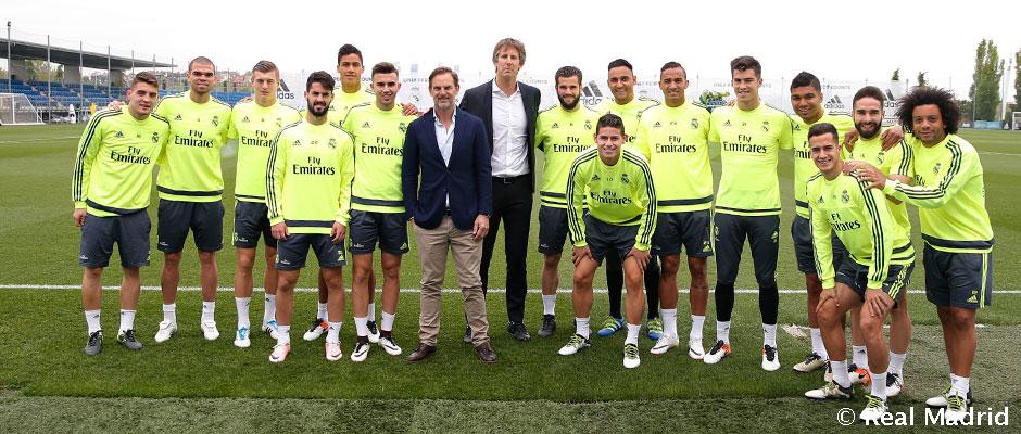 La visita de De Boer y Van der Sar al Real Madrid
