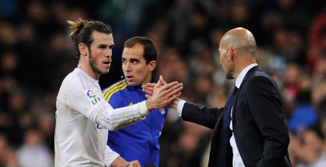 Zidane saluda a Bale tras un encuentro
