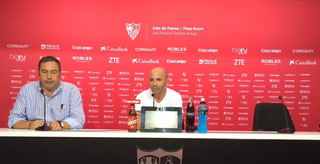 Sampaoli en una rueda de prensa con el Sevilla