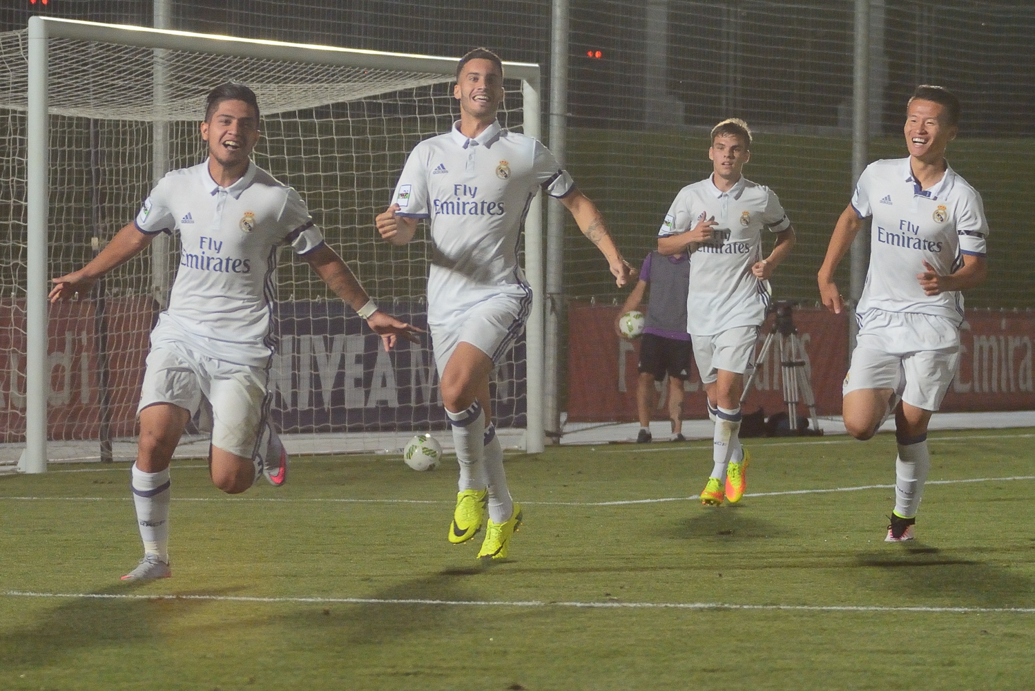 Díaz celebra un gol a la Real Sociedad B
