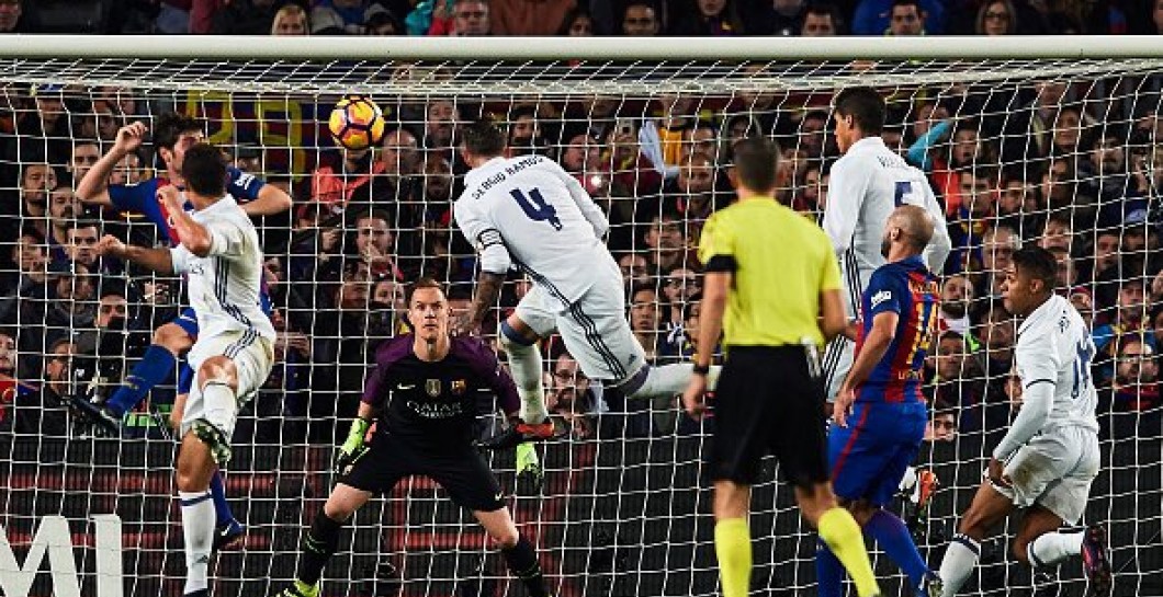 Ramos marcando el gol de la igualada en el Clásico