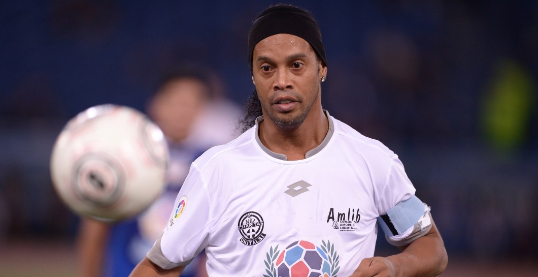 Ronaldinho en un partido benéfico