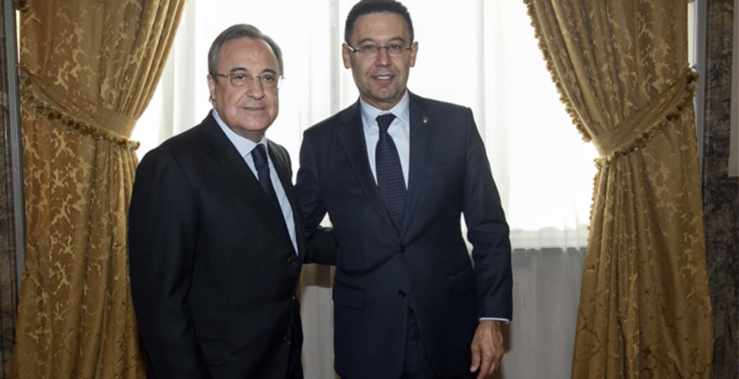 Florentino Pérez posa junto a Josep María Bartomeu