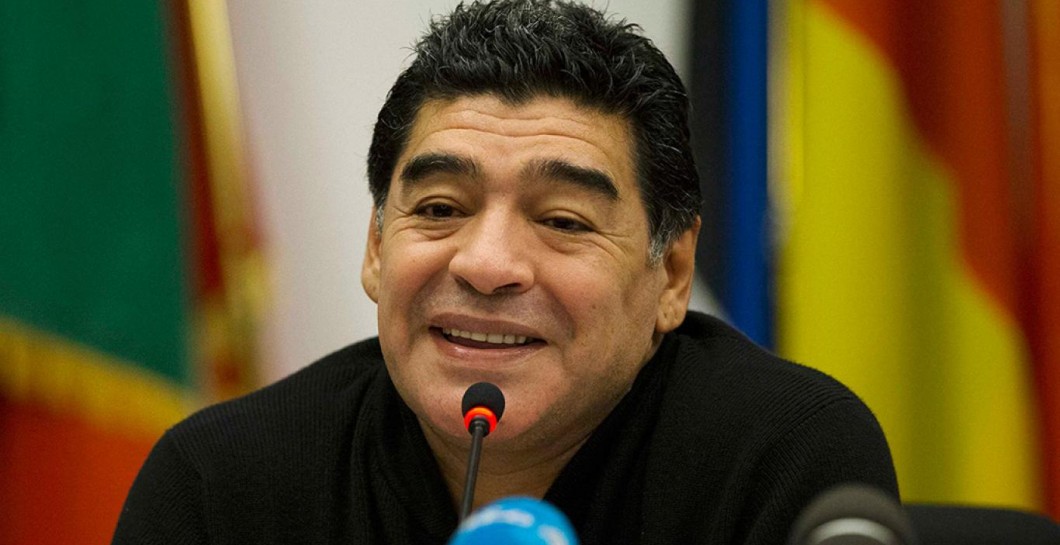 Maradona habla en una rueda de prensa