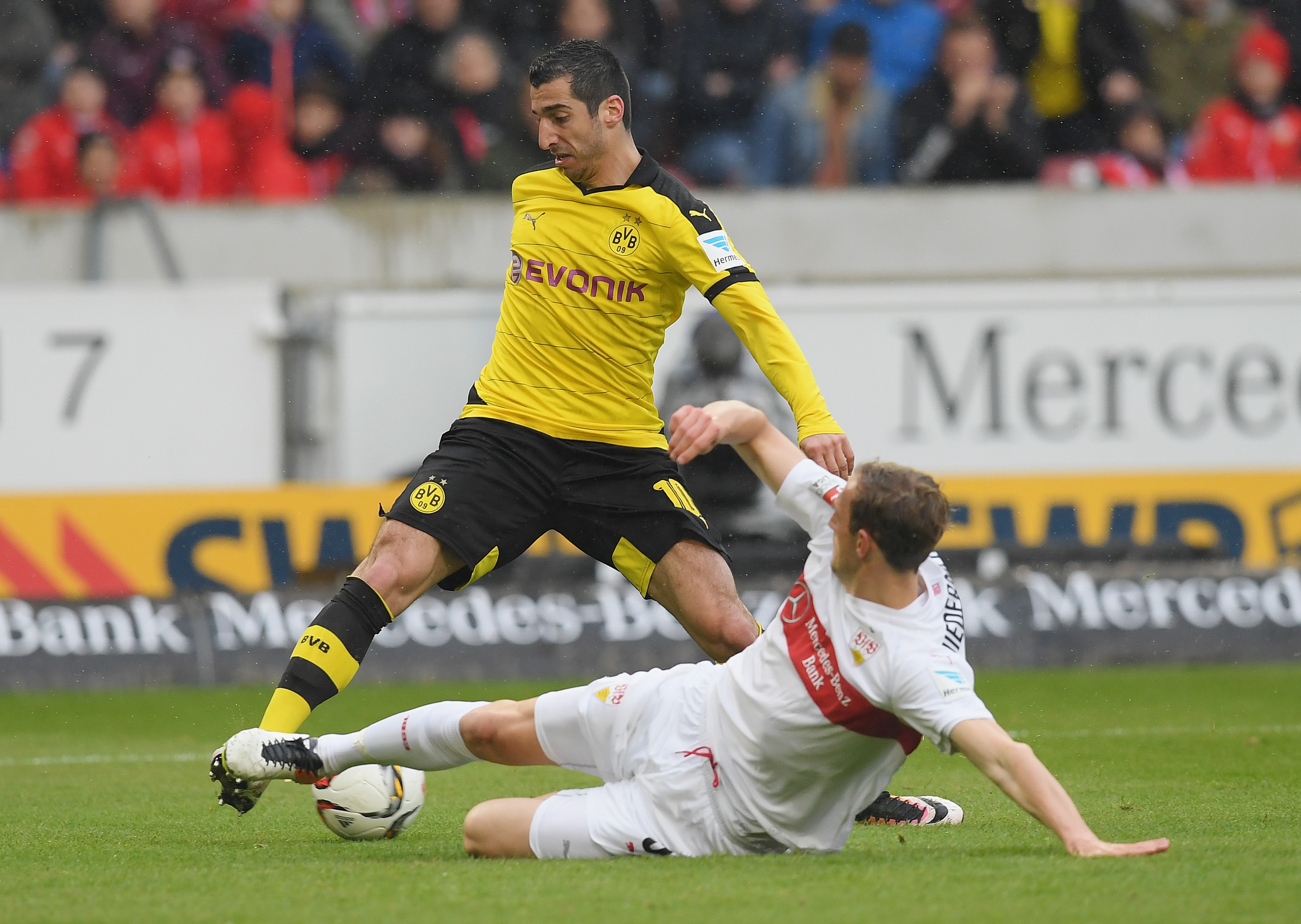 Mkhitaryan en un partido con el Dortmund
