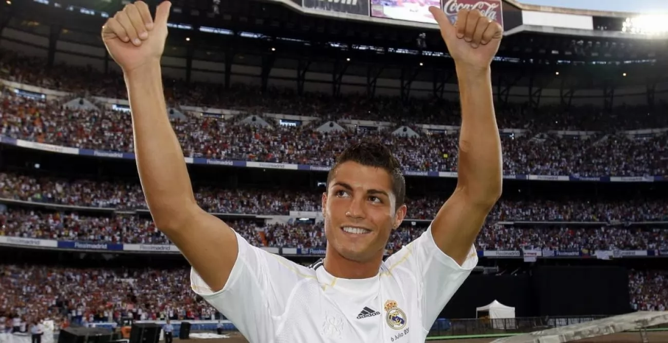 Cristiano Ronaldo, saluda, presentación