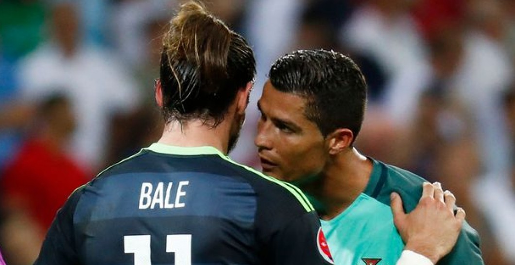 Cristiano habla con Bale tras el Gales-Portugal