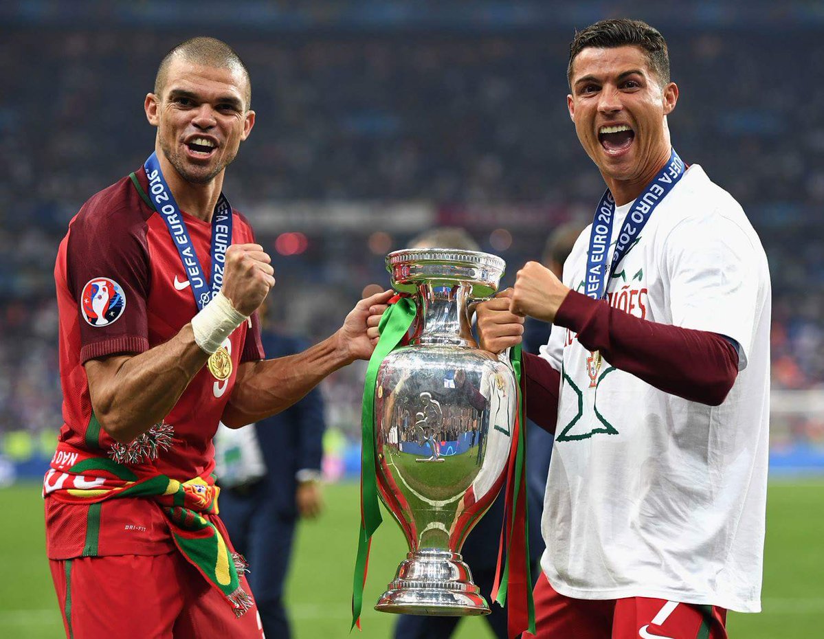 Cristiano y Pepe celebran la Eurocopa conquistada