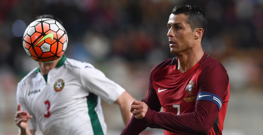 Cristiano Ronaldo en un partido con la selección portuguesa
