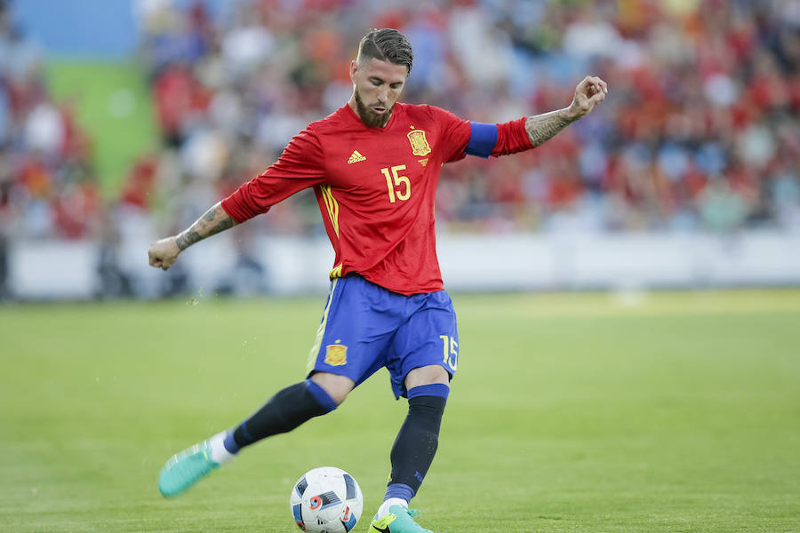 Sergio Ramos en un partido con la selección española