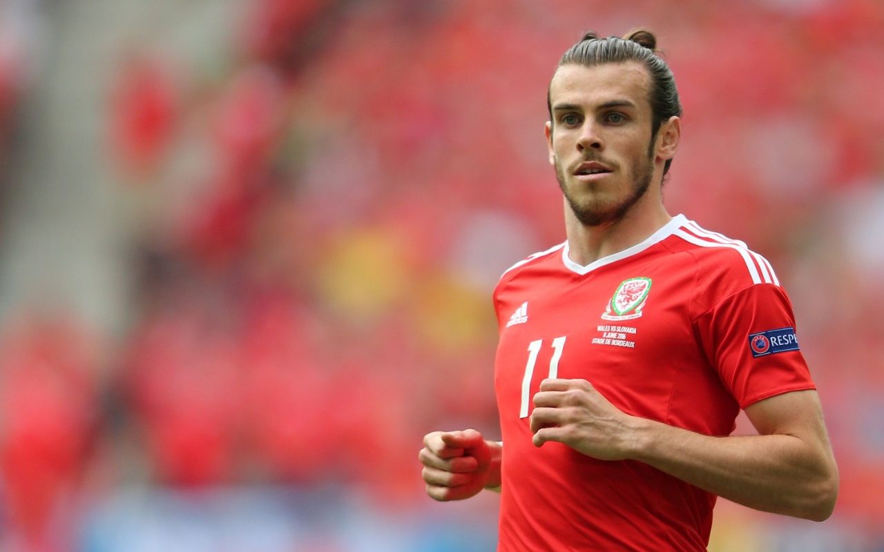 Bale en el partido de Gales