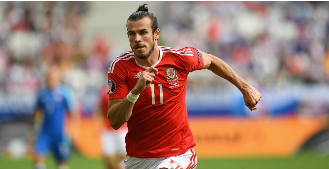Bale corre en el partido ante Eslovaquia