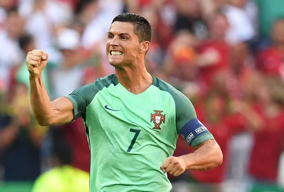 Cristiano Ronaldo celebra uno de sus goles a Hungría