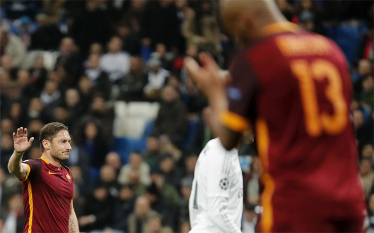 Totti recibe ovación Bernabéu