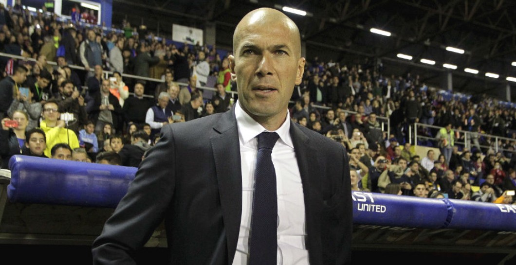 Zidane manos en los bolsillos partido Levante