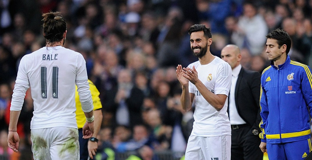Álvaro Arbeloa aplaude a Bale - 2016