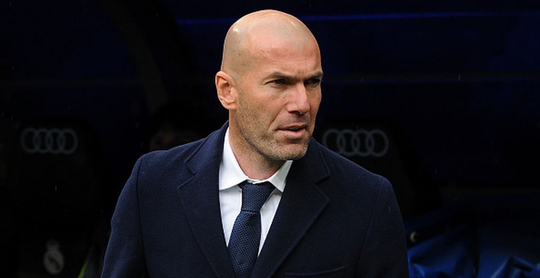Zidane sale al banquillo del Bernabéu