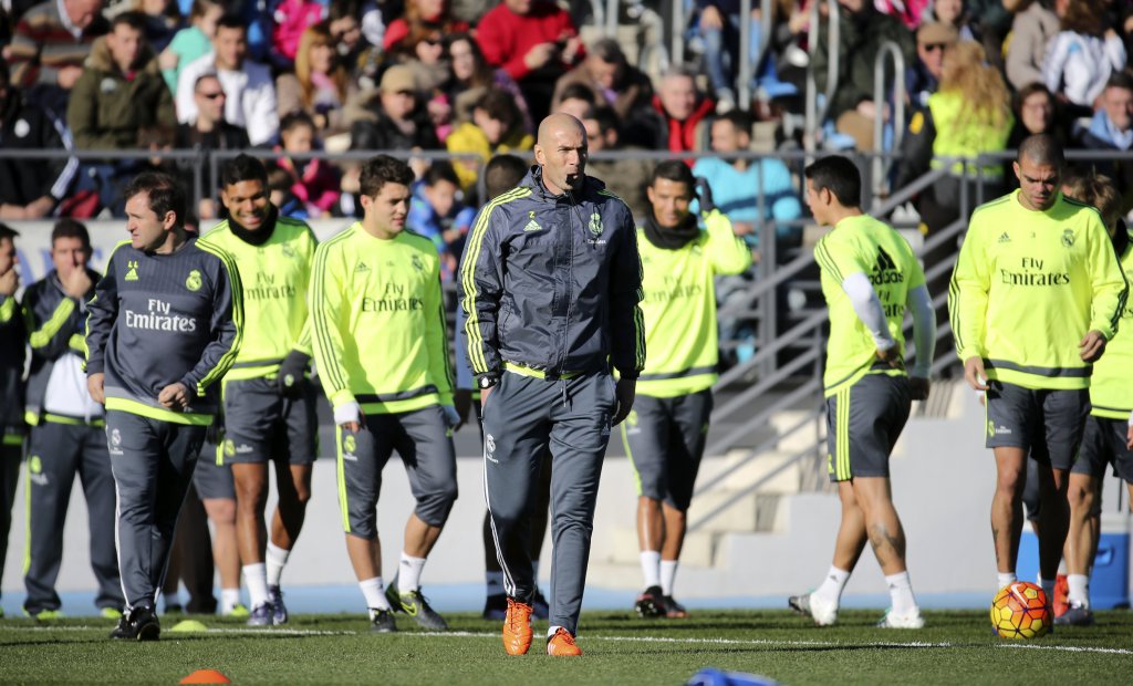 Zidane durante un entrenamiento con el equipo