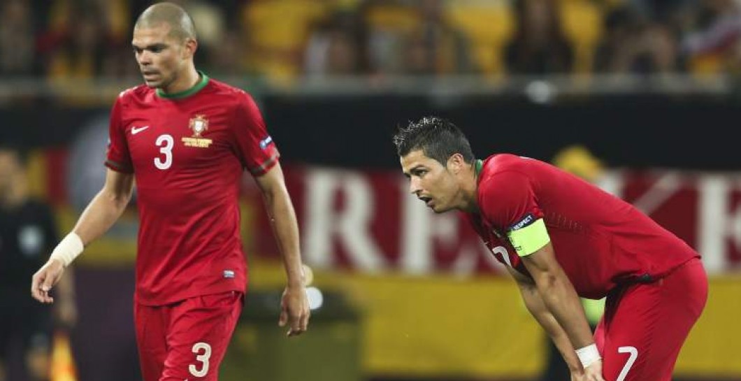 Cristiano y Pepe en un partido con Portugal