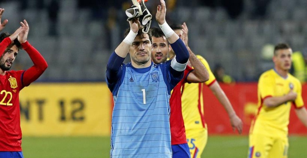 Casillas saluda partido Rumania