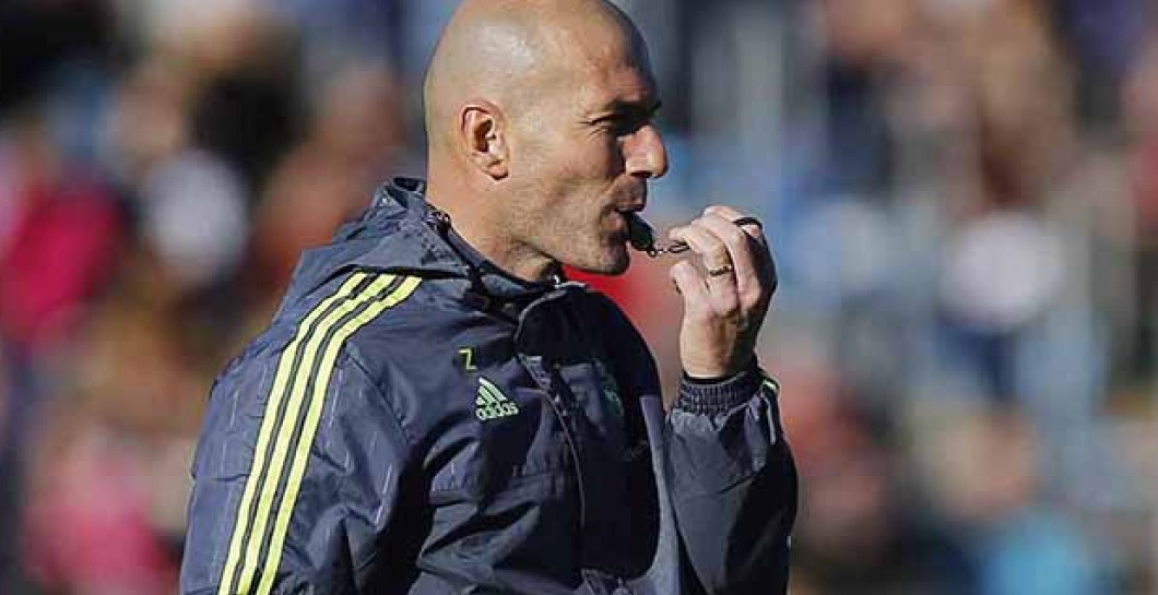 Zidane en un entrenamiento del equipo
