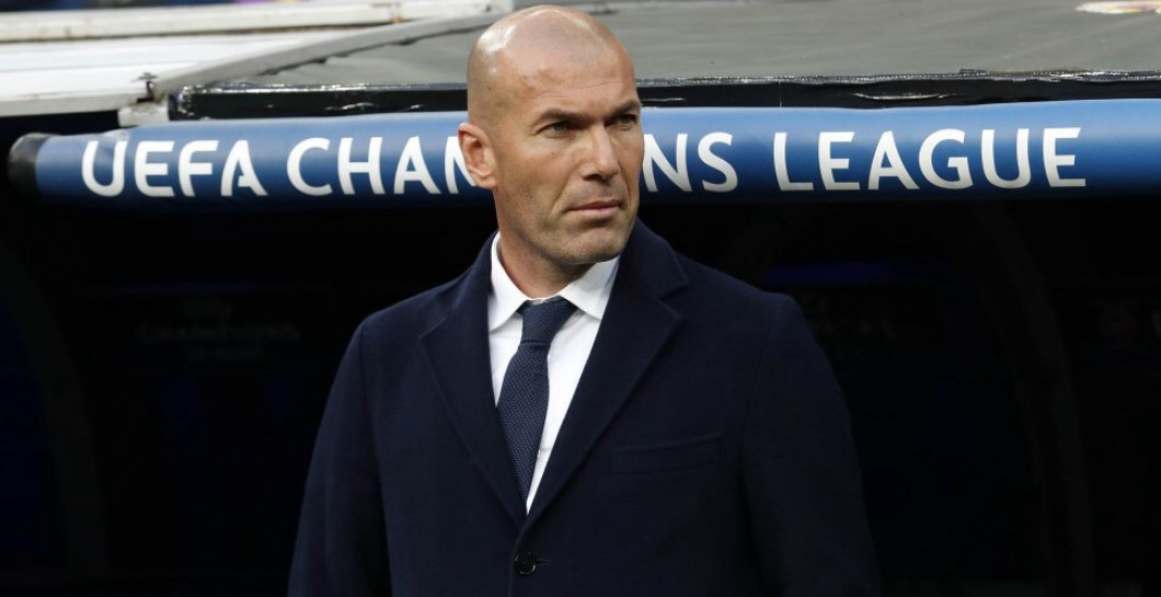 Zidane en el banquillo del Bernabéu