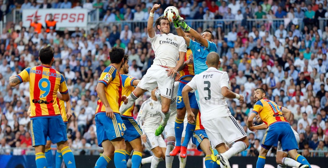 Bale en un partido contra el Valencia