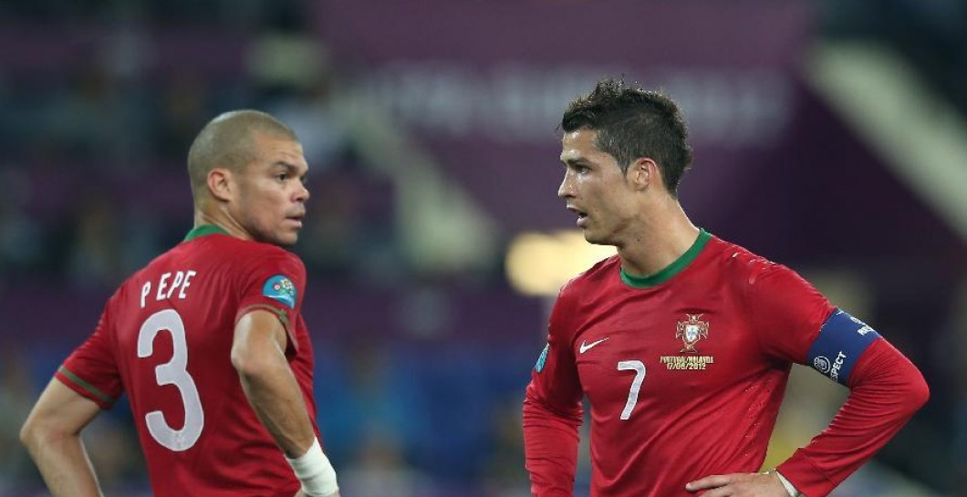 Cristiano Ronaldo y Pepe en un partido con Portugal