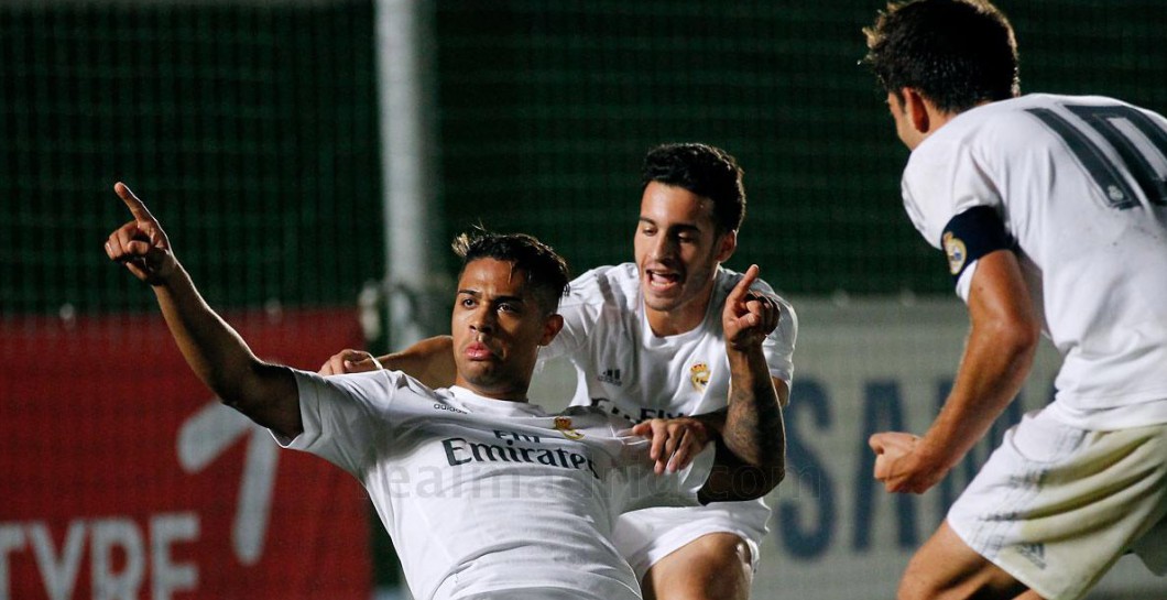 Mariano celebra un gol con el Castilla