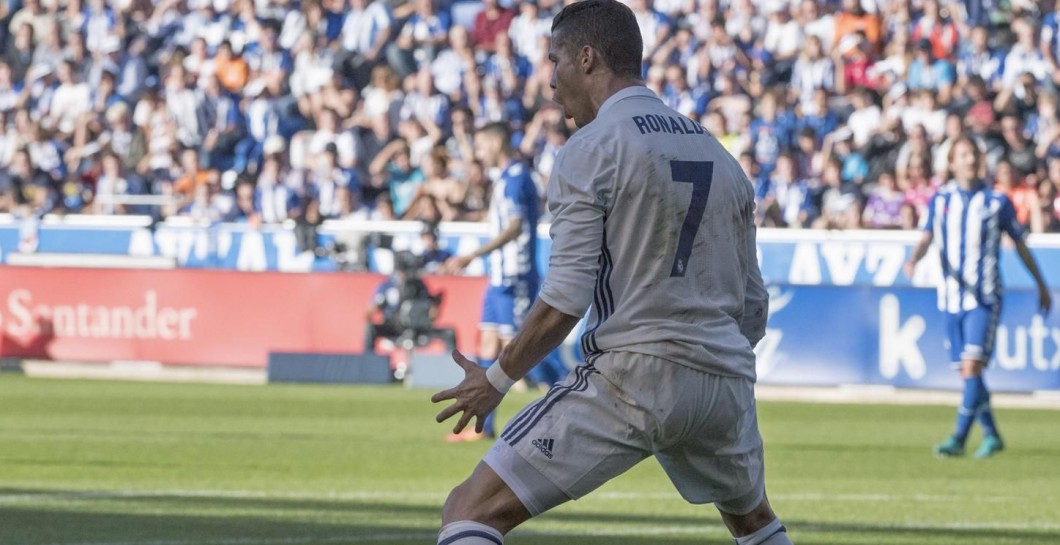 Cristiano celebra un gol ante el Alavés
