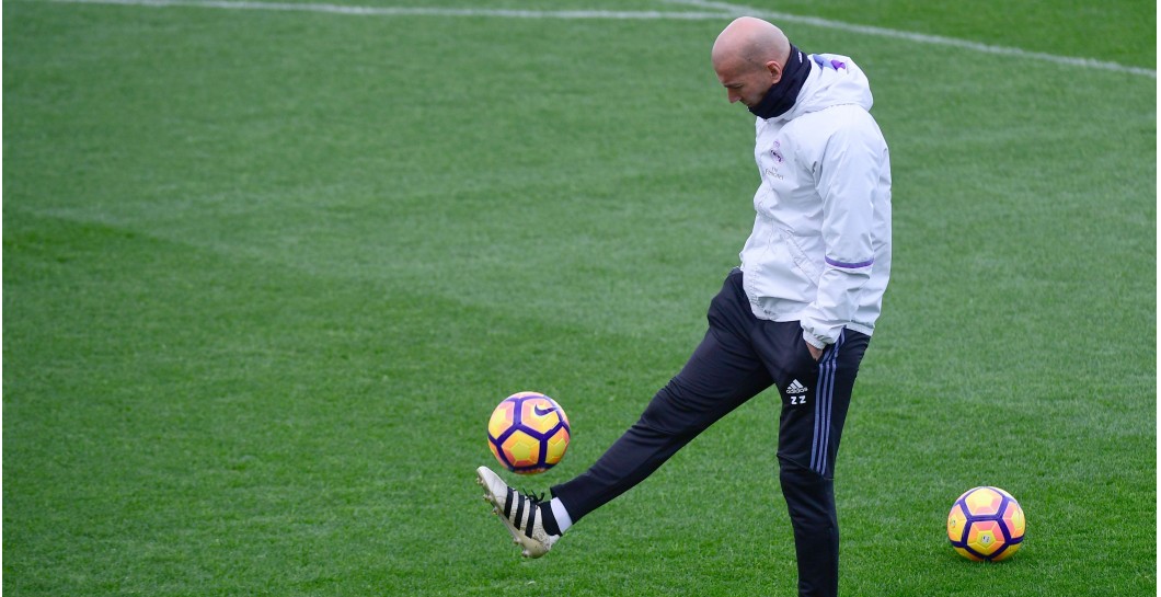Zinedine Zidane, entrenamiento, balón