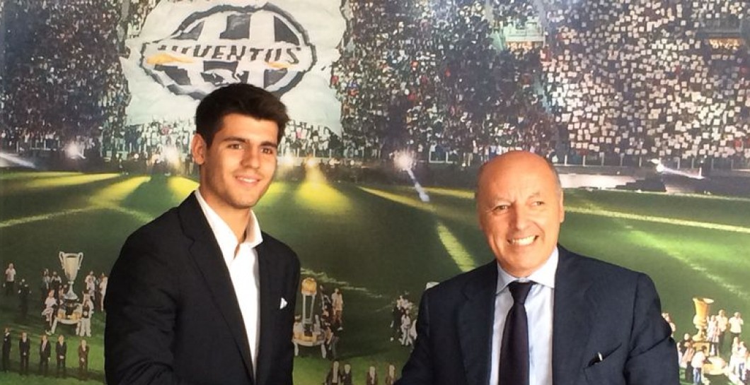 Marotta saluda a Morata en su presentación con la Juventus